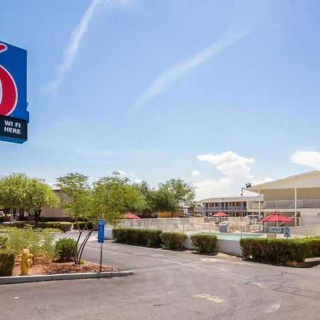 Motel 6-Youngtown, Az - Phoenix - Sun City Екстер'єр фото