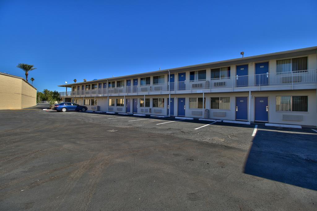 Motel 6-Youngtown, Az - Phoenix - Sun City Екстер'єр фото