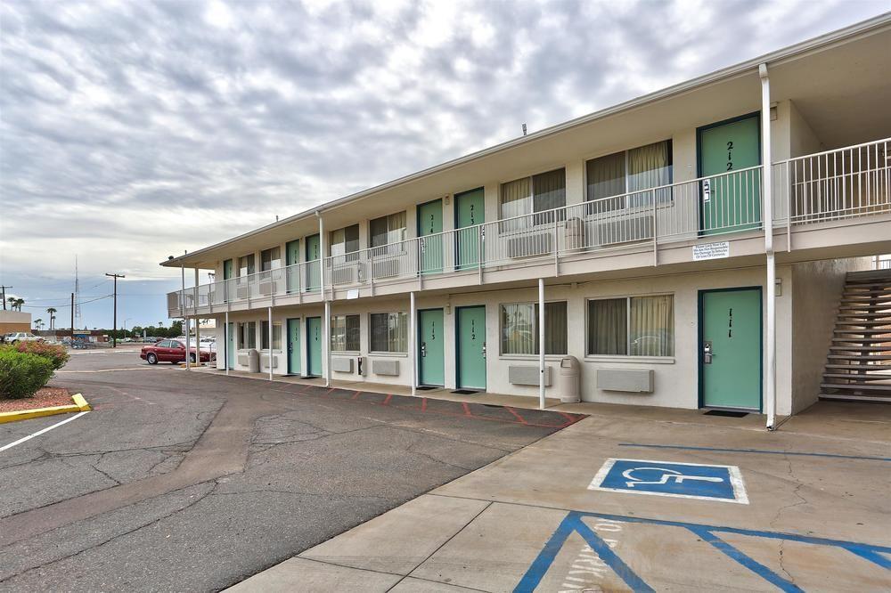 Motel 6-Youngtown, Az - Phoenix - Sun City Екстер'єр фото