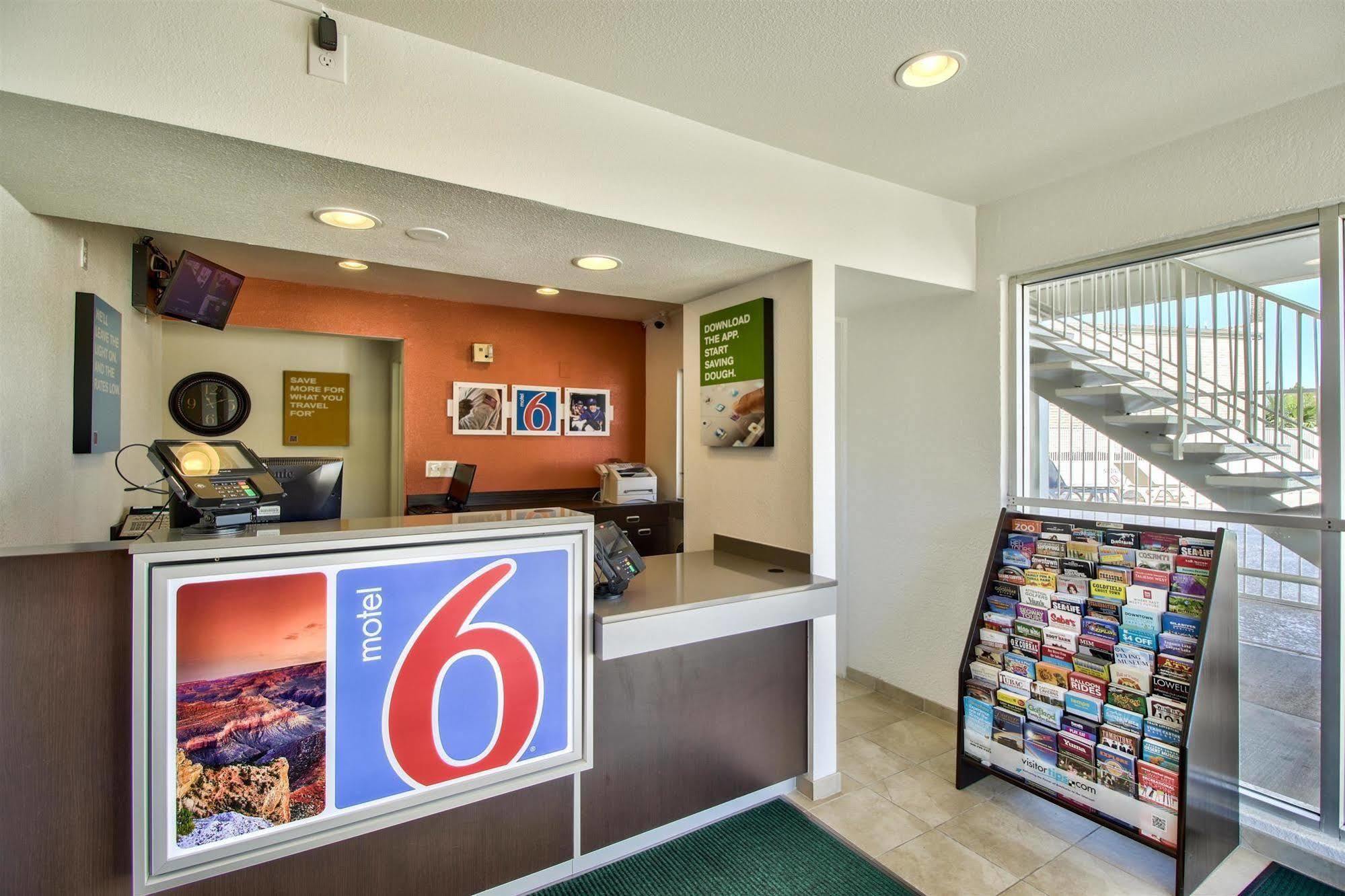 Motel 6-Youngtown, Az - Phoenix - Sun City Екстер'єр фото