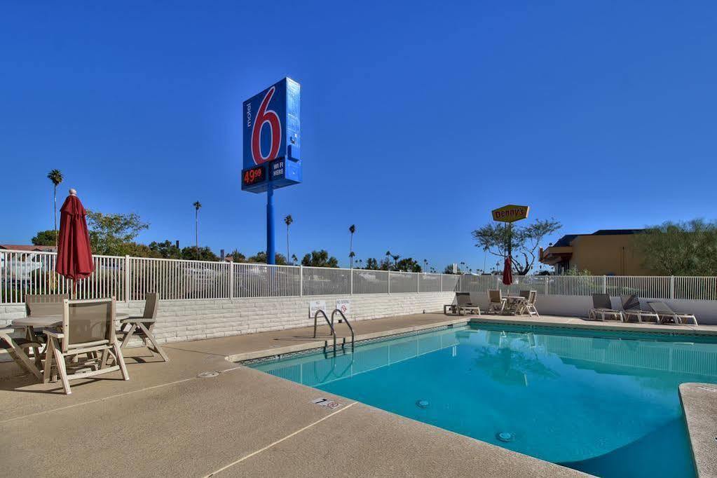 Motel 6-Youngtown, Az - Phoenix - Sun City Екстер'єр фото