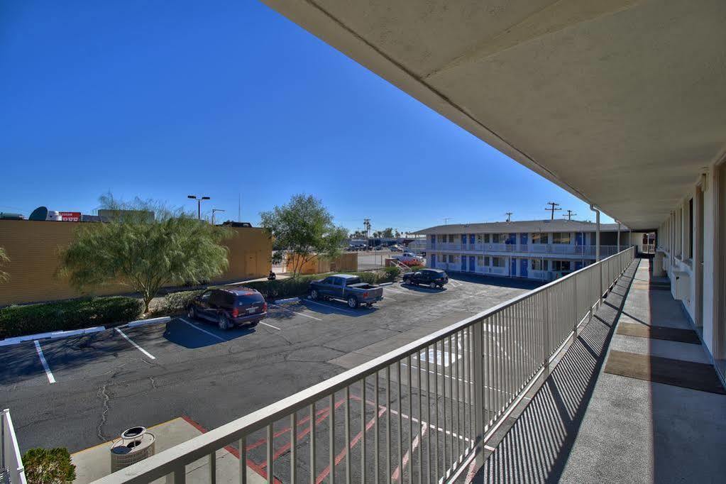 Motel 6-Youngtown, Az - Phoenix - Sun City Екстер'єр фото