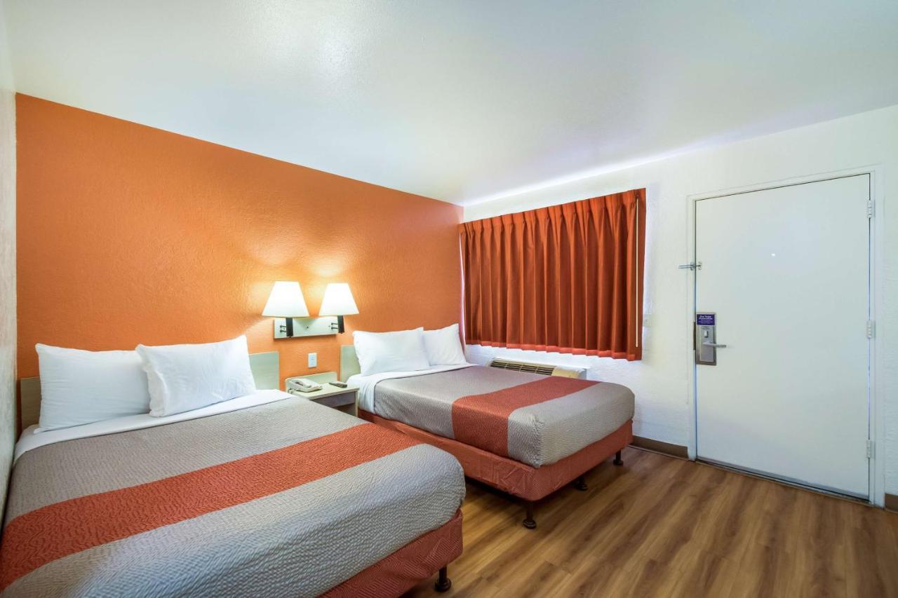 Motel 6-Youngtown, Az - Phoenix - Sun City Екстер'єр фото